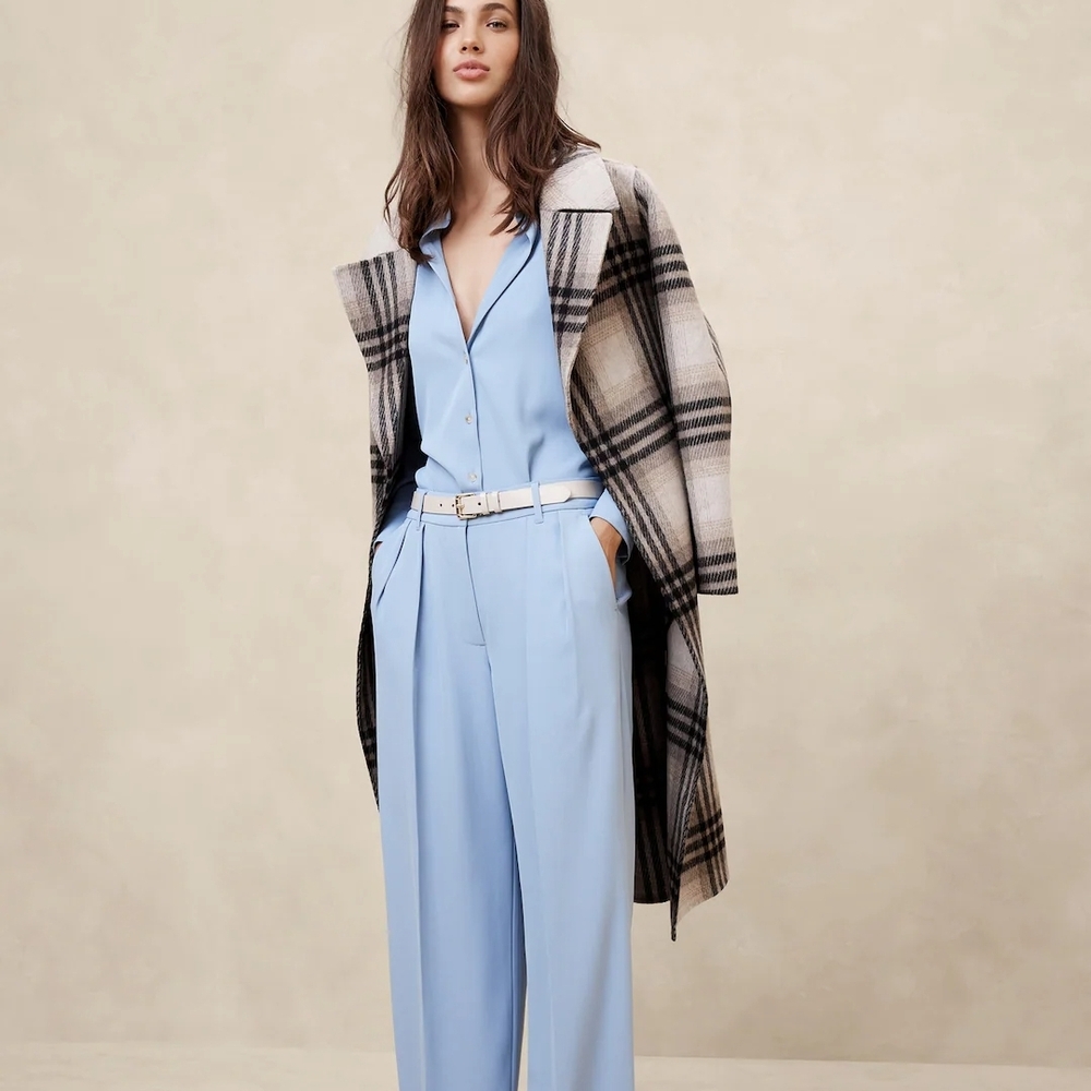 Banana Republic Relaxed Trouser - Size 4